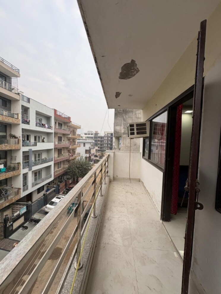 Balcony, the-estate-floors 2 Bedroom 1000 Sq.Ft. Builder Floor In Sector 43 Gurgaon 9460465