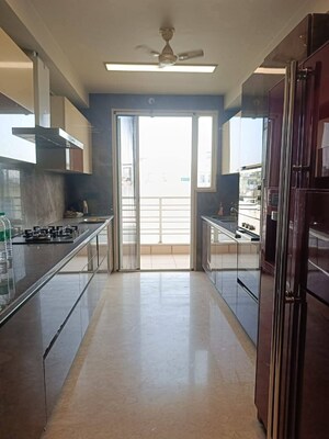 Building Lobby in 1 BHK Builder Floor at DLF Cyber SEZ, Sector 24 – for Rent