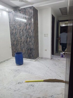 Room in 3 BHK Builder Floor at Preet Vihar – for Rent