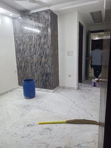 Room in 3 BHK Builder Floor at Preet Vihar – for Rent