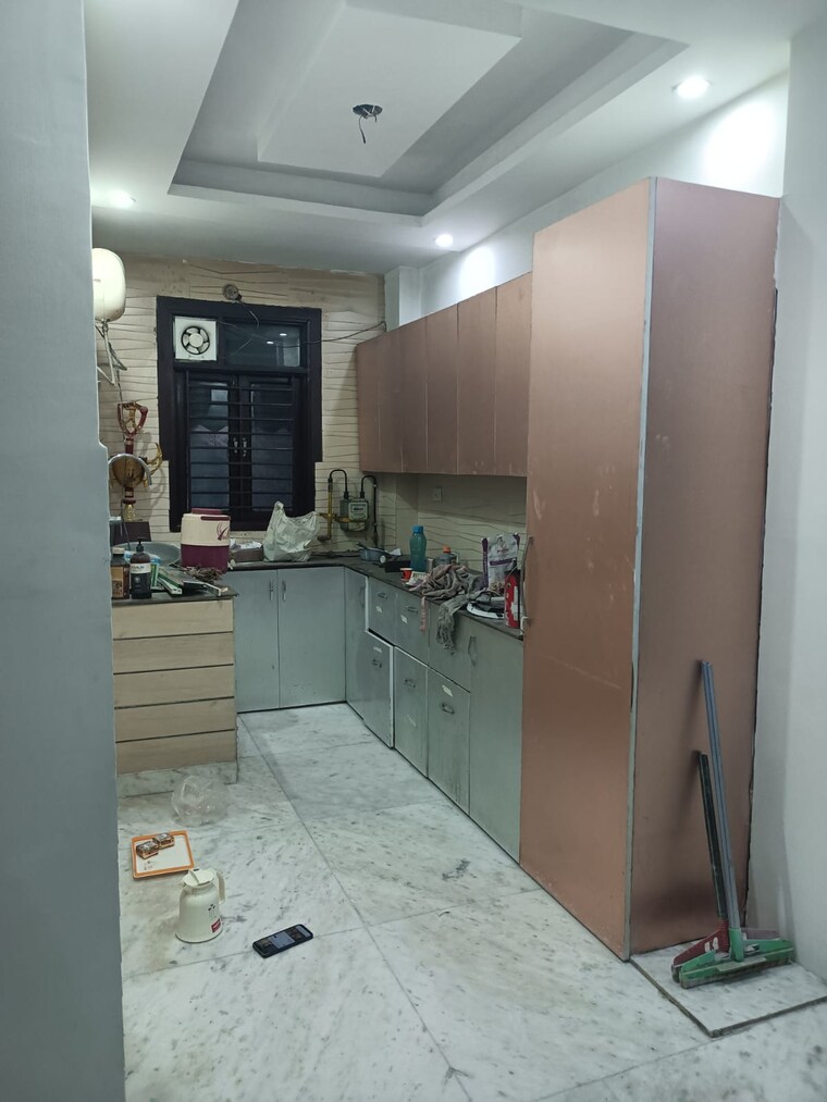 Kitchen, preet vihar 3 Bedroom 1500 Sq.Ft. Builder Floor In Preet Vihar Delhi 9460389