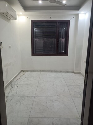 Room in 3 BHK Builder Floor at Preet Vihar – for Rent