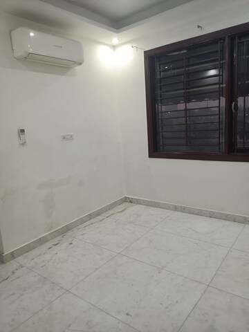 Room in 3 BHK Builder Floor at Preet Vihar – for Rent