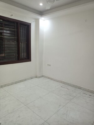 Room in 3 BHK Builder Floor at Preet Vihar – for Rent