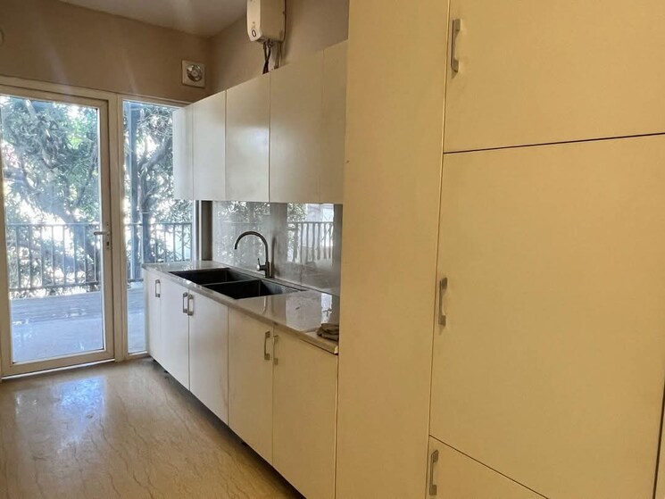 Kitchen, dlf-cyber-sez 4 Bedroom 2600 Sq.Ft. Builder Floor In Sector 24 Gurgaon 9460484