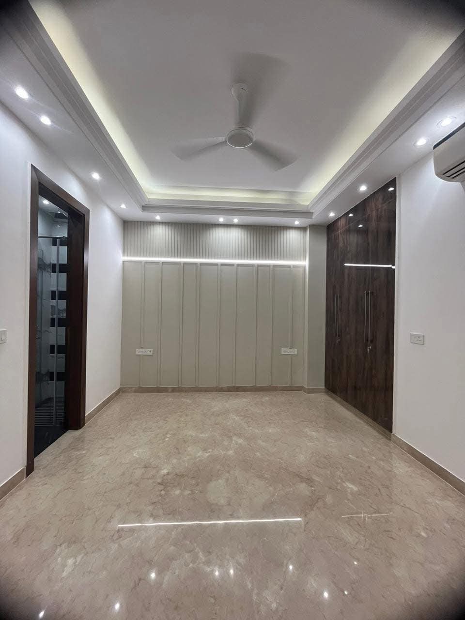 4 BHK + Pooja Room 2600 Sq.Ft. Builder Floor in DLF Cyber SEZ