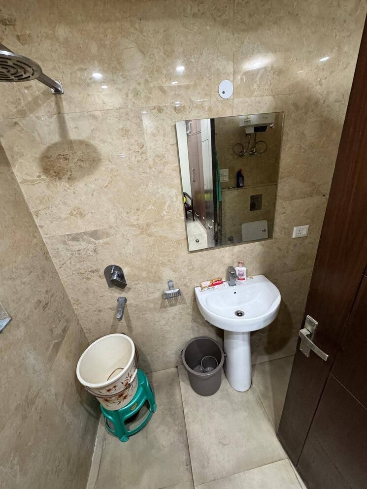 Attached Bathroom, rwa-neelkanth-apartment-ii 3 Bedroom 1100 Sq.Ft. Builder Floor In Burari Delhi 9460490