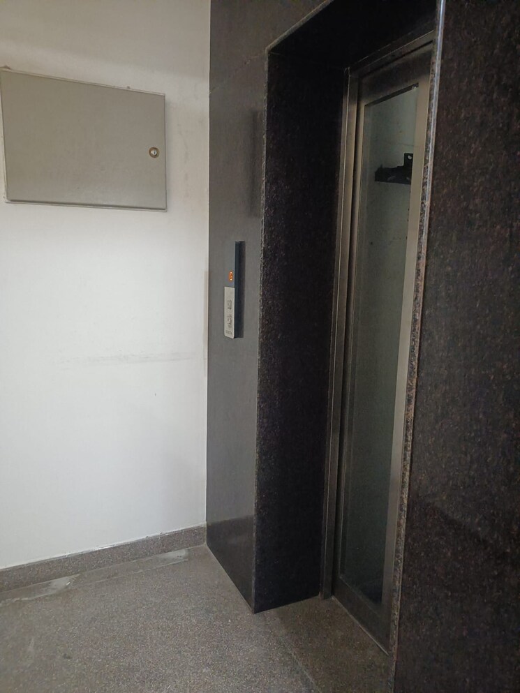 undefined, preet vihar 3 Bedroom 1500 Sq.Ft. Builder Floor In Preet Vihar Delhi 9460507