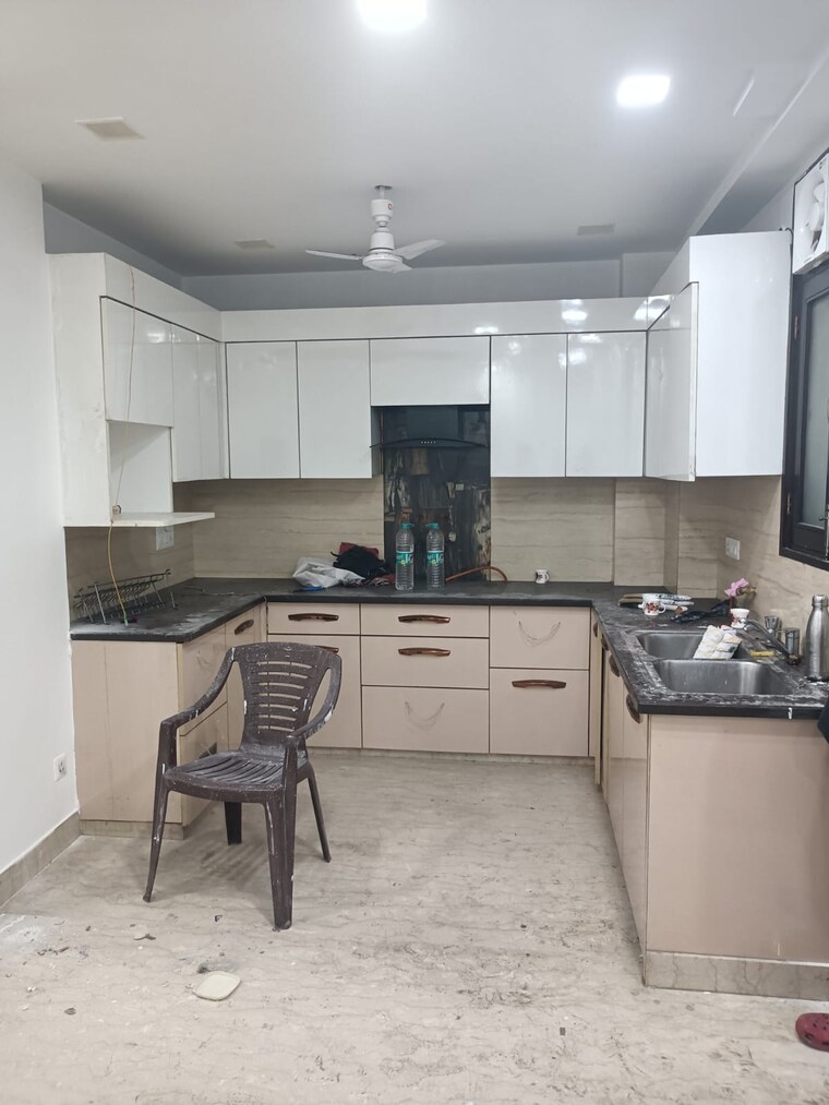 Kitchen, preet vihar 3 Bedroom 1500 Sq.Ft. Builder Floor In Preet Vihar Delhi 9460507