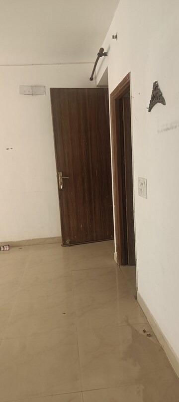 Room in 2 BHK Apartment at Sikka Karmic Greens, Sector 78 – for Rent