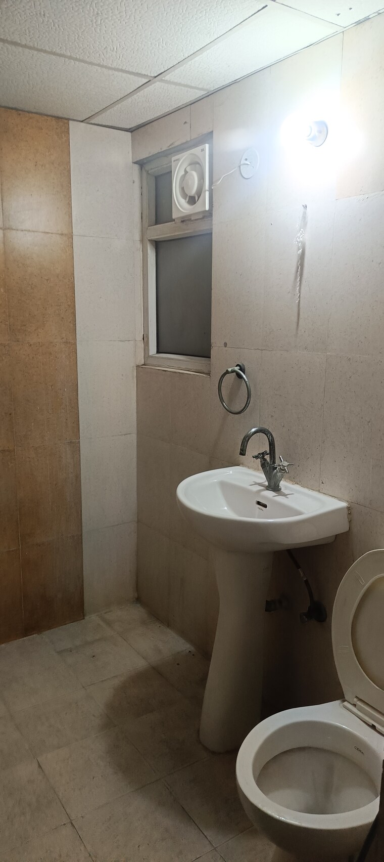 Bathroom, antriksh-golf-view 2 Bedroom 1010 Sq.Ft. Apartment In Sector 78 Noida 9460511