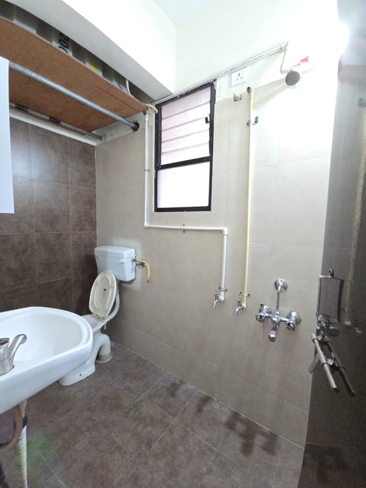Bathroom, zenith-utsav-residency-wadgaon 2 Bedroom 805 Sq.Ft. Apartment In Wadgaon Sheri Pune 9460520