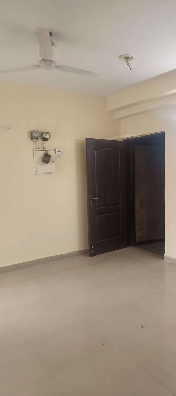 Room, gardenia-golf-city 3 Bedroom 1750 Sq.Ft. Apartment In Sector 75 Noida 9460518