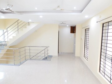 Room in 4 BHK Villa at Nallagandla – for Rent