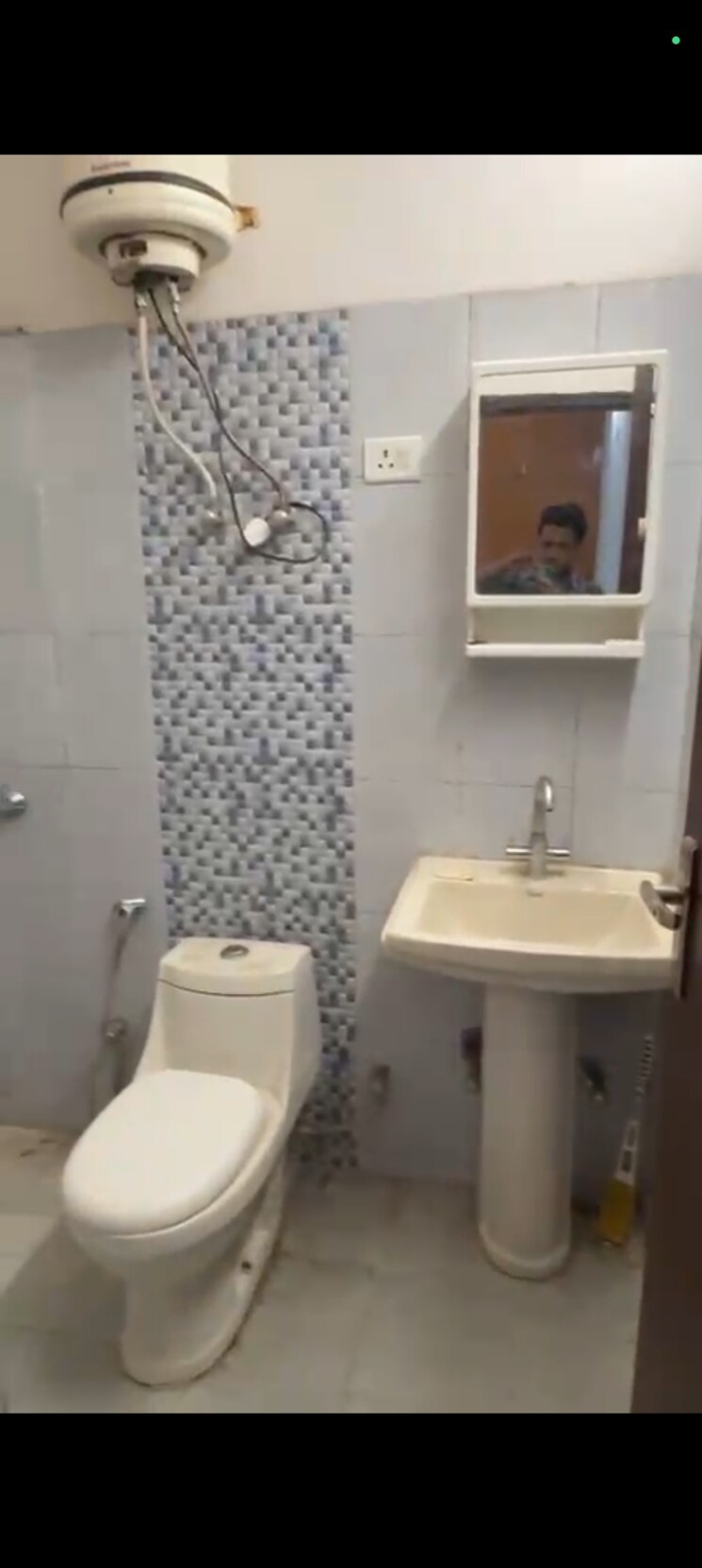 Bathroom, jyoti-super-village 3 Bedroom 1140 Sq.Ft. Apartment In Raj Nagar Extension Ghaziabad 9460555