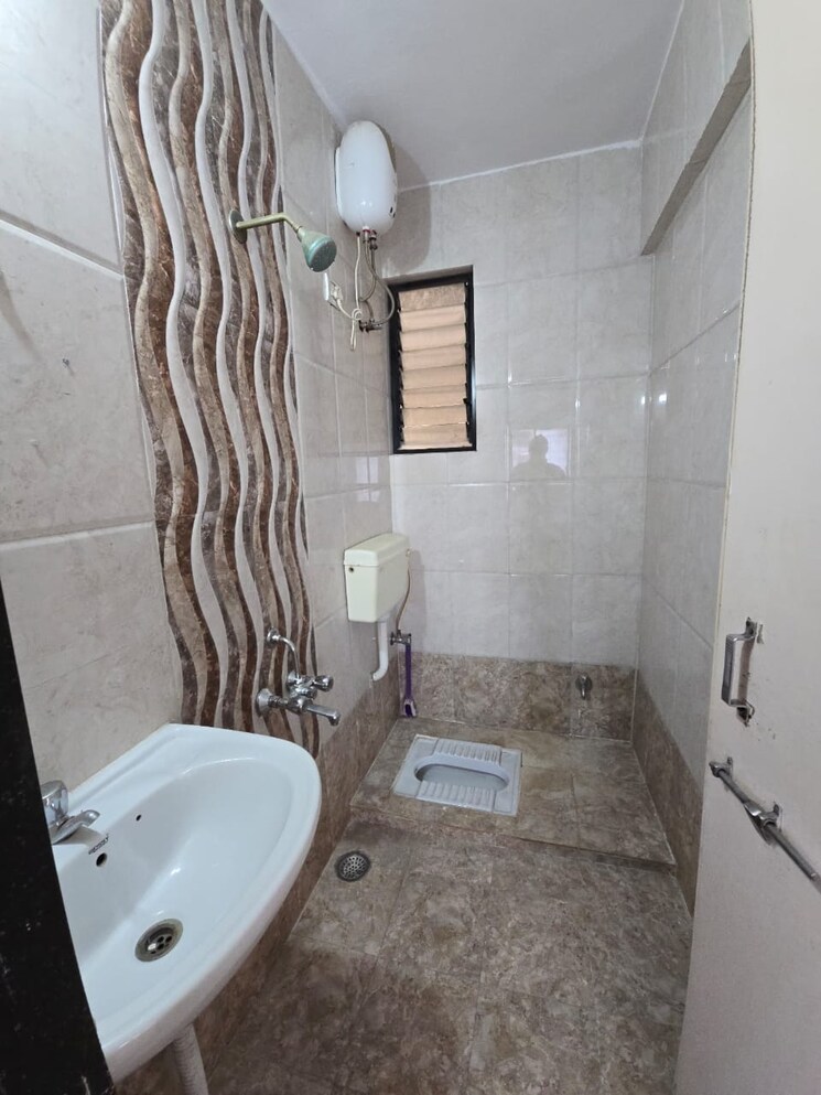 Bathroom, shubh-vihar 1 Bedroom 705 Sq.Ft. Apartment In Wadgaon Sheri Pune 9460550