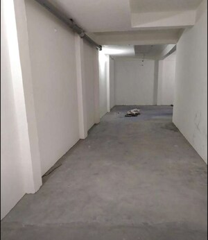  Warehouse For Rent in Naka Hindola