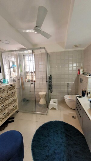 Bathroom in 3 BHK Apartment at Parsvnath Exotica, Sector 53 – for Sale