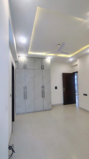 Room in 3.5 BHK Apartment at AEZ Aloha, Sector 57 – for Rent