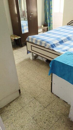 Room in  Pg at Venus Apartments Worli, Worli – for Rent