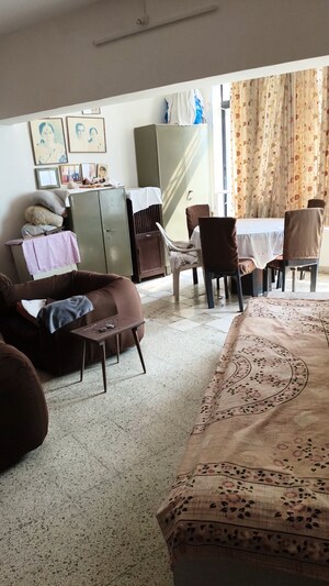 Room in  Pg at Venus Apartments Worli, Worli – for Rent