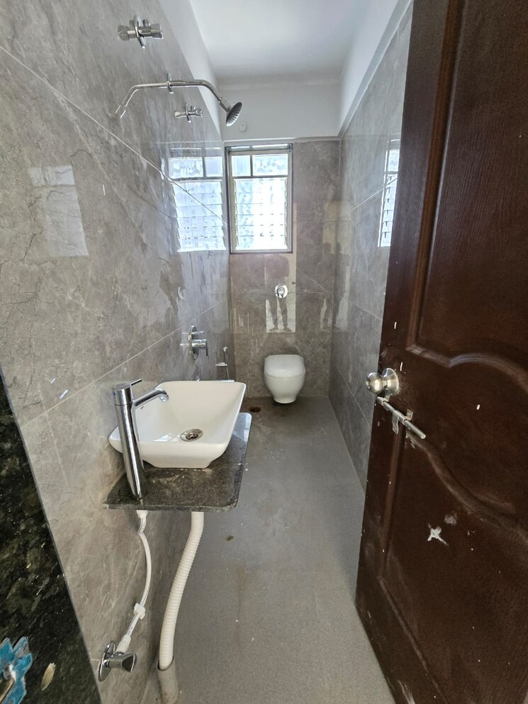 Bathroom, wadgaon sheri 1 RK 350 Sq.Ft. Apartment In Wadgaon Sheri Pune 9460566