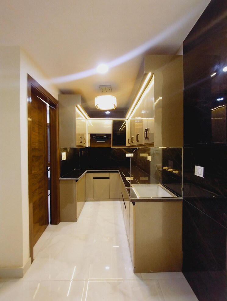Kitchen, mohan garden 3 Bedroom 900 Sq.Ft. Builder Floor In Mohan Garden Delhi 9460605