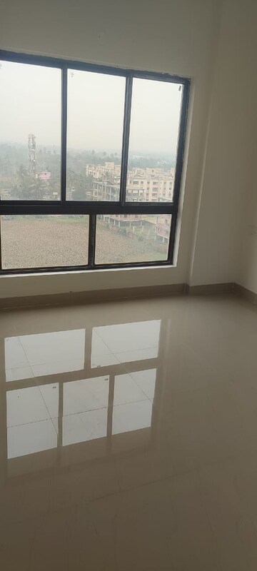 Room in 4 BHK Apartment at Signum Windmere, Madhyamgram – for Rent
