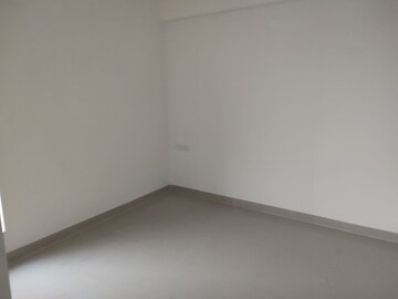 Room in 4 BHK Apartment at Signum Windmere, Madhyamgram – for Rent