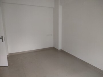 Room in 4 BHK Apartment at Signum Windmere, Madhyamgram – for Rent