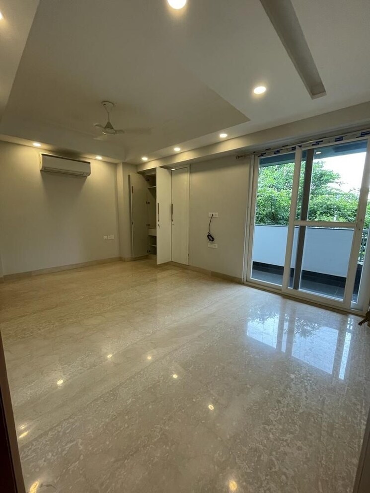 Master Bedroom, defence colony 4 Bedroom 4500 Sq.Ft. Builder Floor In Defence Colony Delhi 9460606