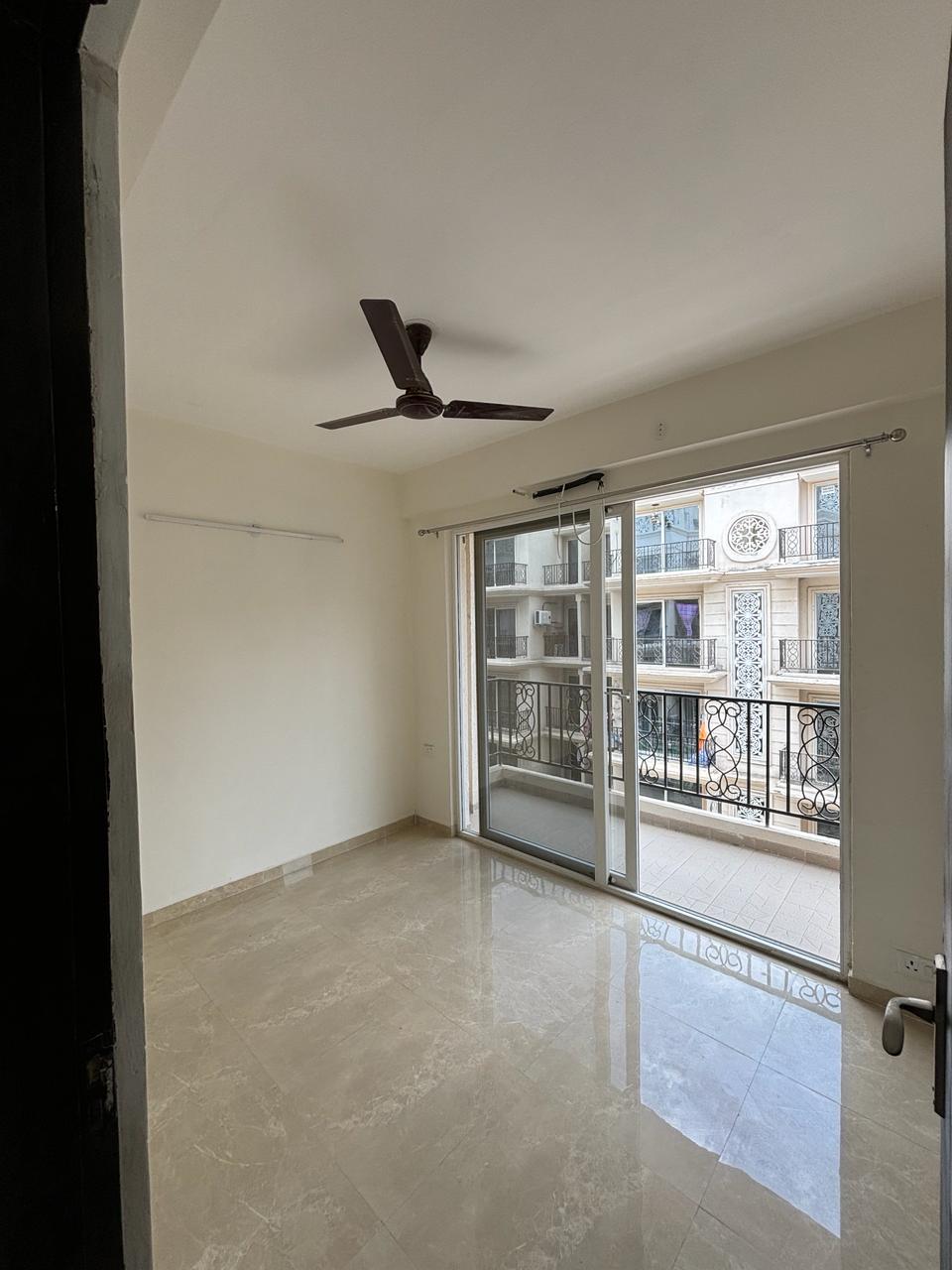 2.5 BHK + Study Room Builder Floor For Sale in Signature Global Park