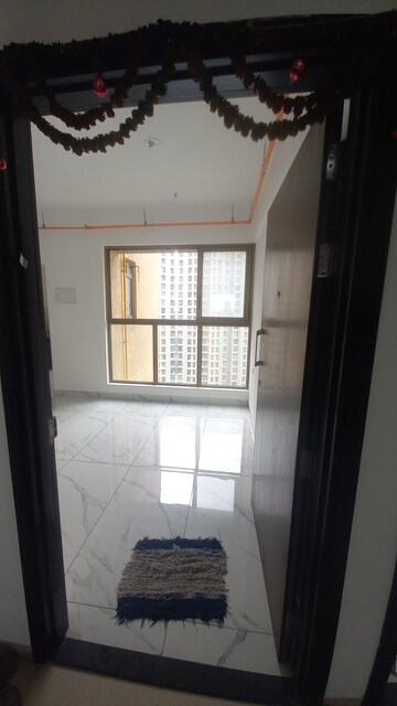 1 BHK Apartment For Rent in Raymond Ten X Habitat, Pokhran Road No Two