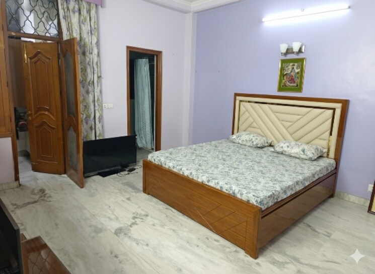 Bedroom, kailash colony 3 Bedroom 1700 Sq.Ft. Builder Floor In Kailash Colony Delhi 9460721