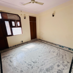 Room in 2 BHK Builder Floor at Khirki Extension – for Rent