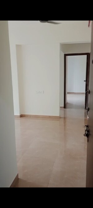 Room in 1 BHK Apartment at New Parijat Apartment, Andheri West – for Rent