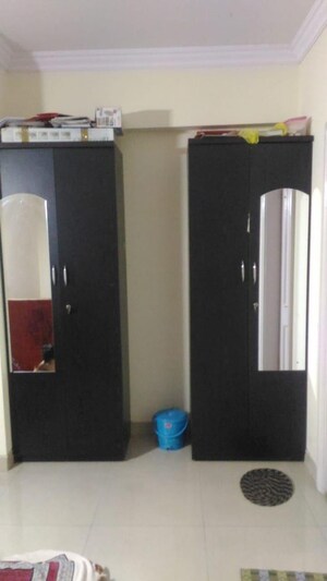 Furnished Amenities in 2 BHK Apartment at Raheja Sherwood, Goregaon East – for Rent