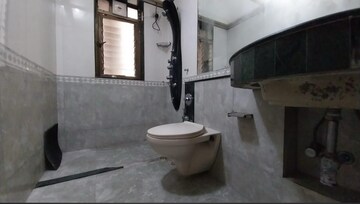 Bathroom in 3 BHK Apartment at Raheja Sherwood, Goregaon East – for Rent
