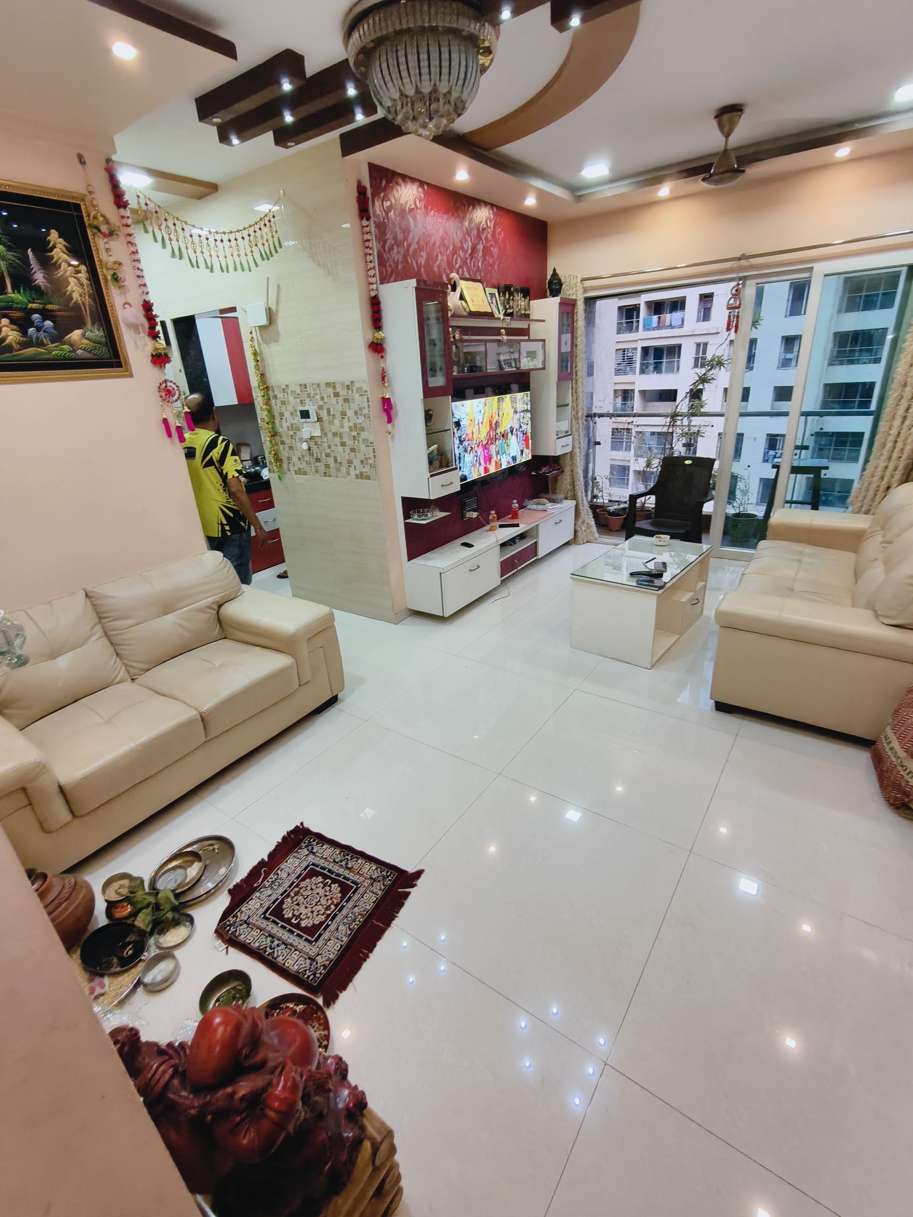 2 BHK + Extra Room 853 Sq.Ft. Apartment in Rustomjee Urbania Azziano