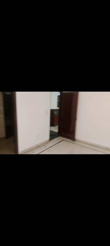 Room in 2.5 BHK Apartment at Arihant Residency, Ahinsa Khand 2 – for Sale