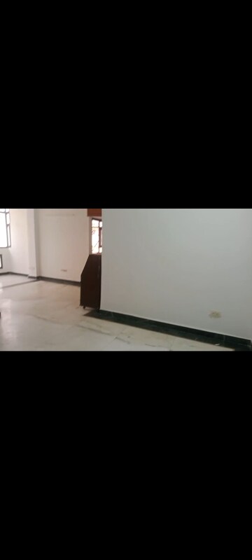 Room in 2.5 BHK Apartment at Arihant Residency, Ahinsa Khand 2 – for Sale