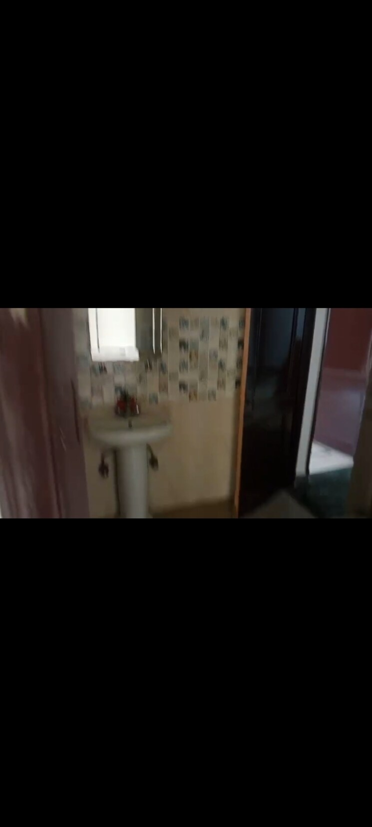 Bathroom, arihant-residency 2.5 Bedroom 1250 Sq.Ft. Apartment In Ahinsa Khand 2 Ghaziabad 9460768