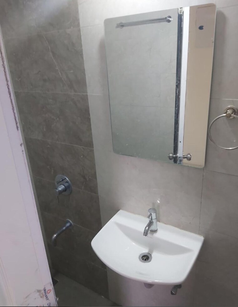 Bathroom, karmvir-avant-sky-villa 2 Bedroom 660 Sq.Ft. Apartment In Goregaon East Mumbai 9460782