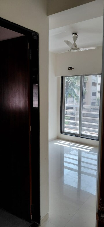 Room in 2 BHK Apartment at Sayba Orchid, Kurla East – for Rent