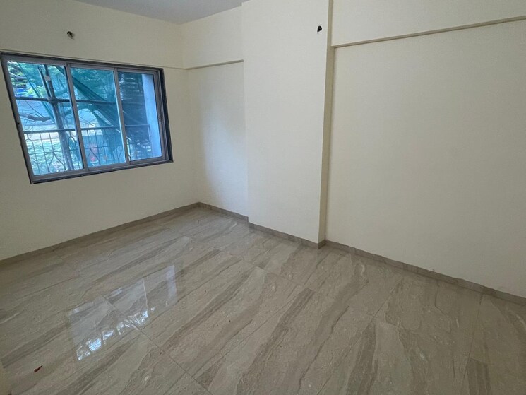 Room, kurla west 4 Bedroom 1200 Sq.Ft. Apartment In Kurla West Mumbai 9460792