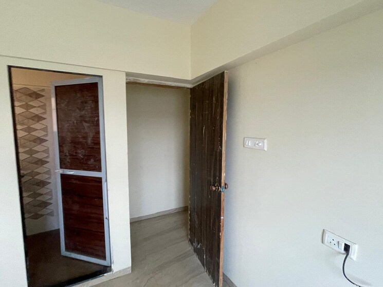 Room, kurla west 4 Bedroom 1200 Sq.Ft. Apartment In Kurla West Mumbai 9460792