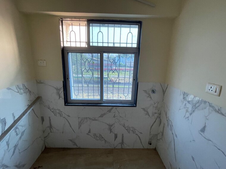 Room, kurla west 4 Bedroom 1200 Sq.Ft. Apartment In Kurla West Mumbai 9460792