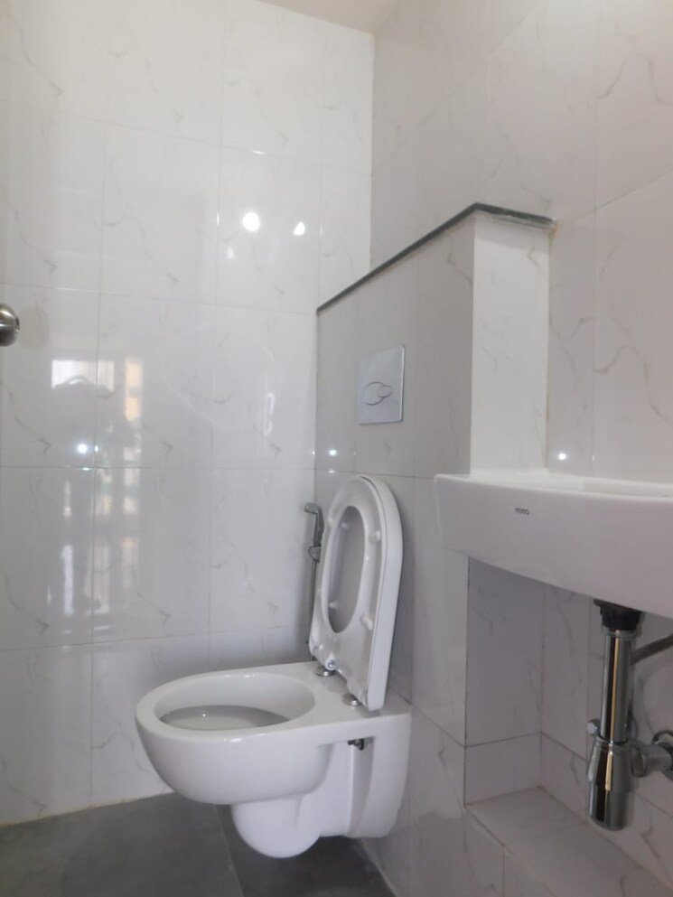Bathroom, lodha-amara 1 Bedroom 453 Sq.Ft. Apartment In Kolshet Road Thane 9460803