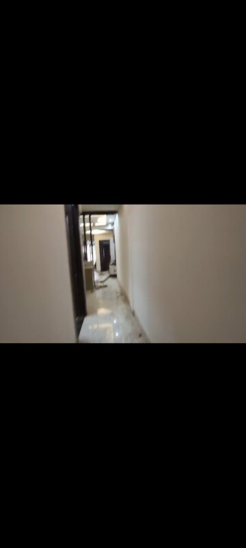 Room in 2 BHK Builder Floor at Saya Villa, Indrapuram – for Sale