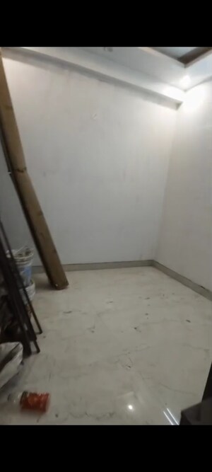 Room in 2 BHK Builder Floor at Saya Villa, Indrapuram – for Sale